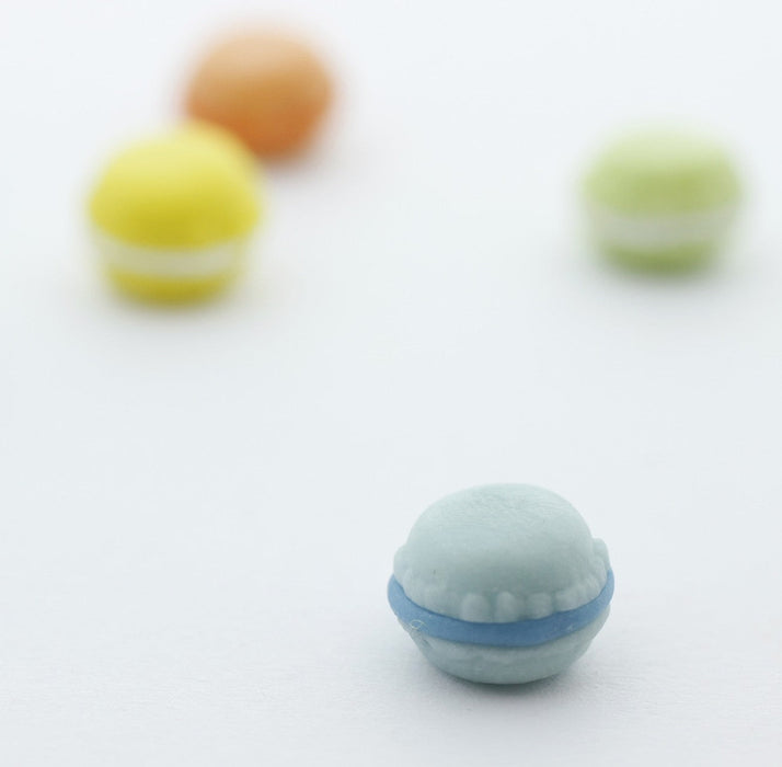 Acheter en gros macaron myrtille miniature en pate polymère décoration gourmande pate fimo