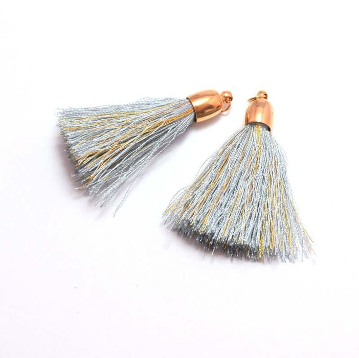 Vente 2 pompons bleu gris et or avec embout et anneau. Taille 4,5 cm pour bijoux, couture ou déco de sacs, coussins,...