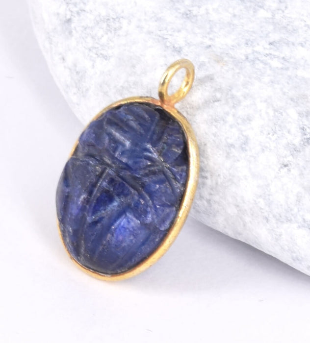 Pendentif Ovale Sculpté Scarabée Lapis Lazuli Sertis Argent 925 plaqué or 15x12mmmm (1)