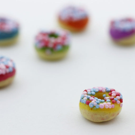 Vente donut miniature fimo 1cm création gourmande pate polymère