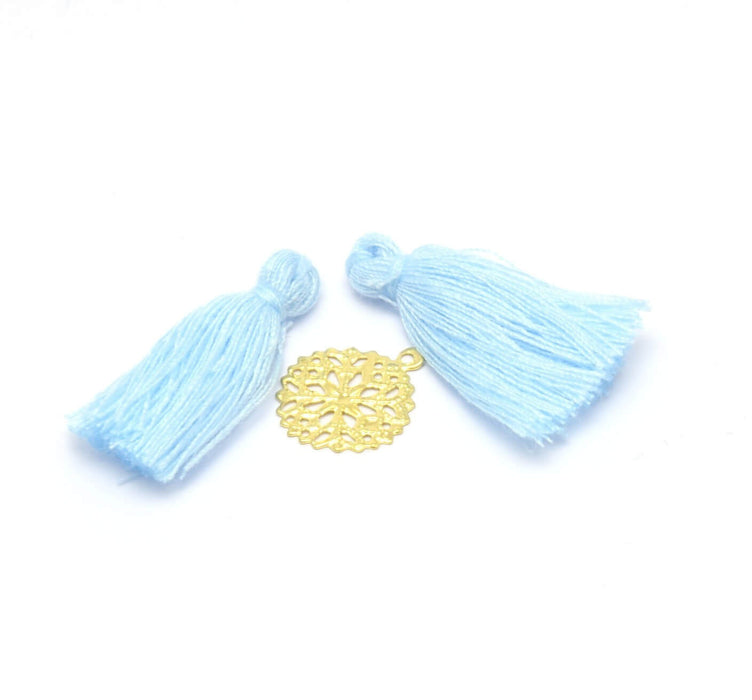 Creez 2 pompons bleu ciel 2,5 -3 cm pour bijoux, couture ou déco