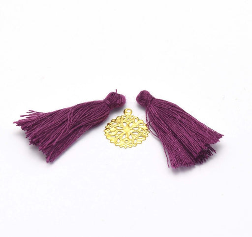 Achat au détail 2 pompons violet foncé quetsche 2,5 -3 cm pour bijoux, couture ou déco de sacs, coussins,...