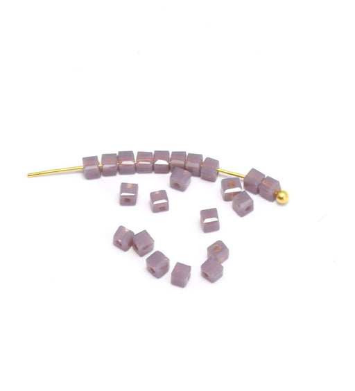 Vente 10 perles cube 2x2x2 mm violet parme foncé à facettes en verre imitation jade 2x2x2 mm trou: 0.5 mm