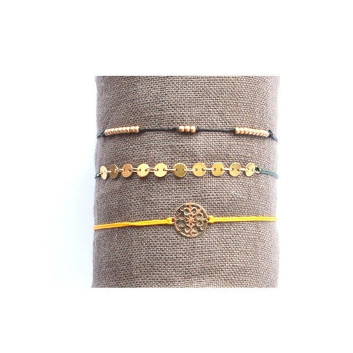 Achat au détail KIT bracelet amitié de 3 bracelets perles or mat , connecteur filigrane or et chaine medaillon laiton avec cordon vert jaune