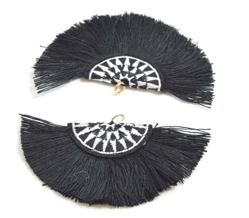 Achat 1 pompon pendentif noir brodé et anneau. Taille 7,5 cm pour bijoux, couture ou déco de sacs,