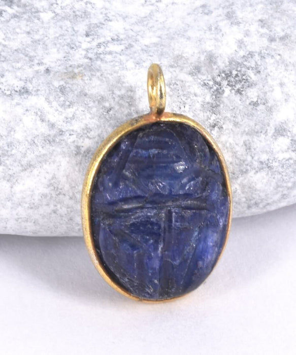 Pendentif Ovale Sculpté Scarabée Lapis Lazuli Sertis Argent 925 doré 15x12mmmm (1)
